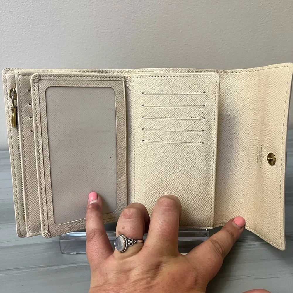 Louis Vuitton Damier Azur Wallet AUTHENTIC - Picture 4 of 9